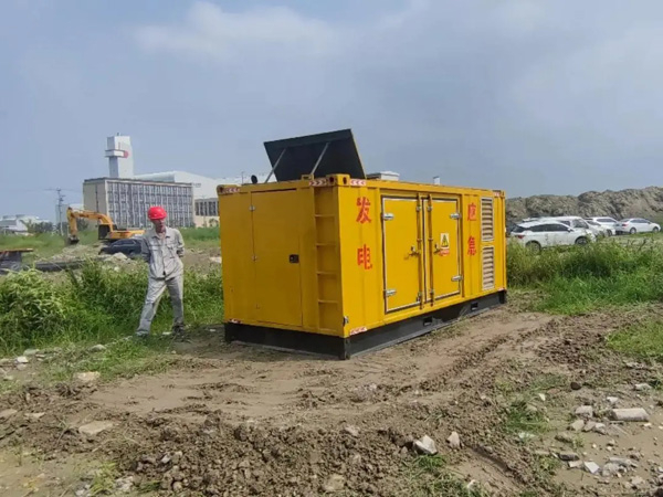 碑林200KW柴油发电机机组每小时的油耗量受哪些因素影响？
